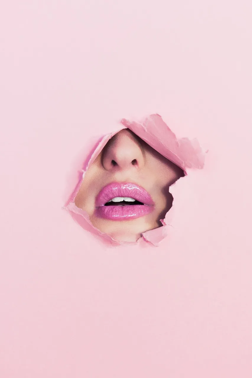 Kiss and Tell